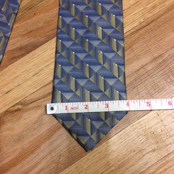 Claiborne, 100% silk, Blue/Gold, Men’s Tie - Picture 5 of 9